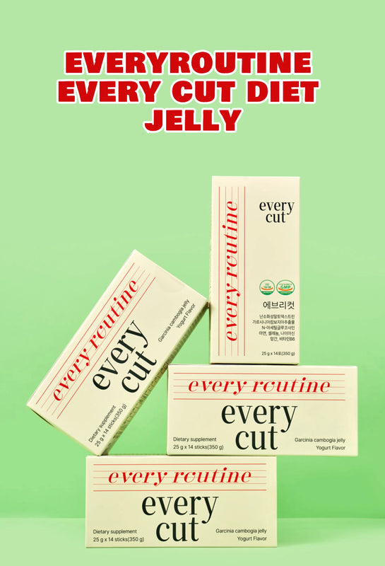 Boxes of 'Every Routine Every Cut Diet Jelly' on a green background